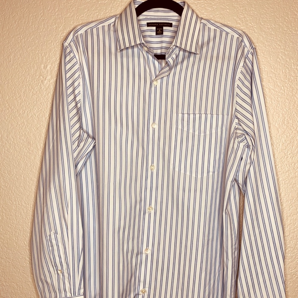 Banana Republic Long Sleeved Button Down